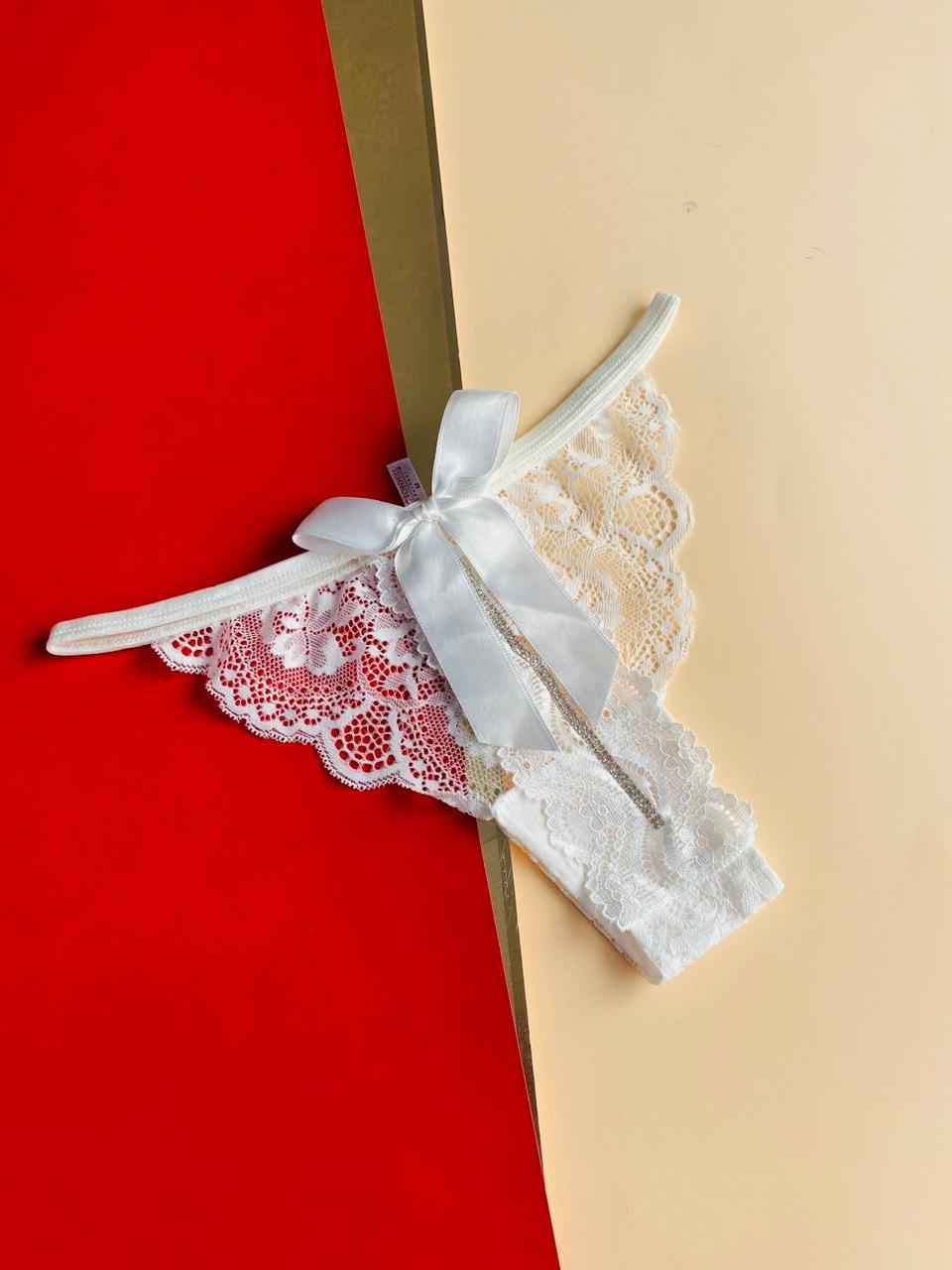 String dentelle