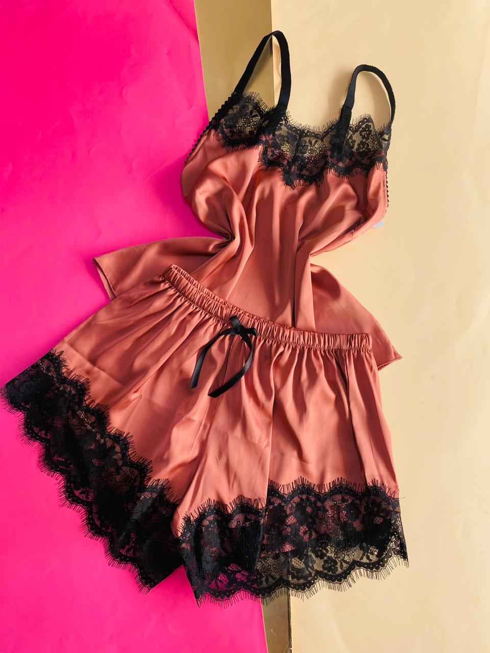 Caraco Satin Dentelle