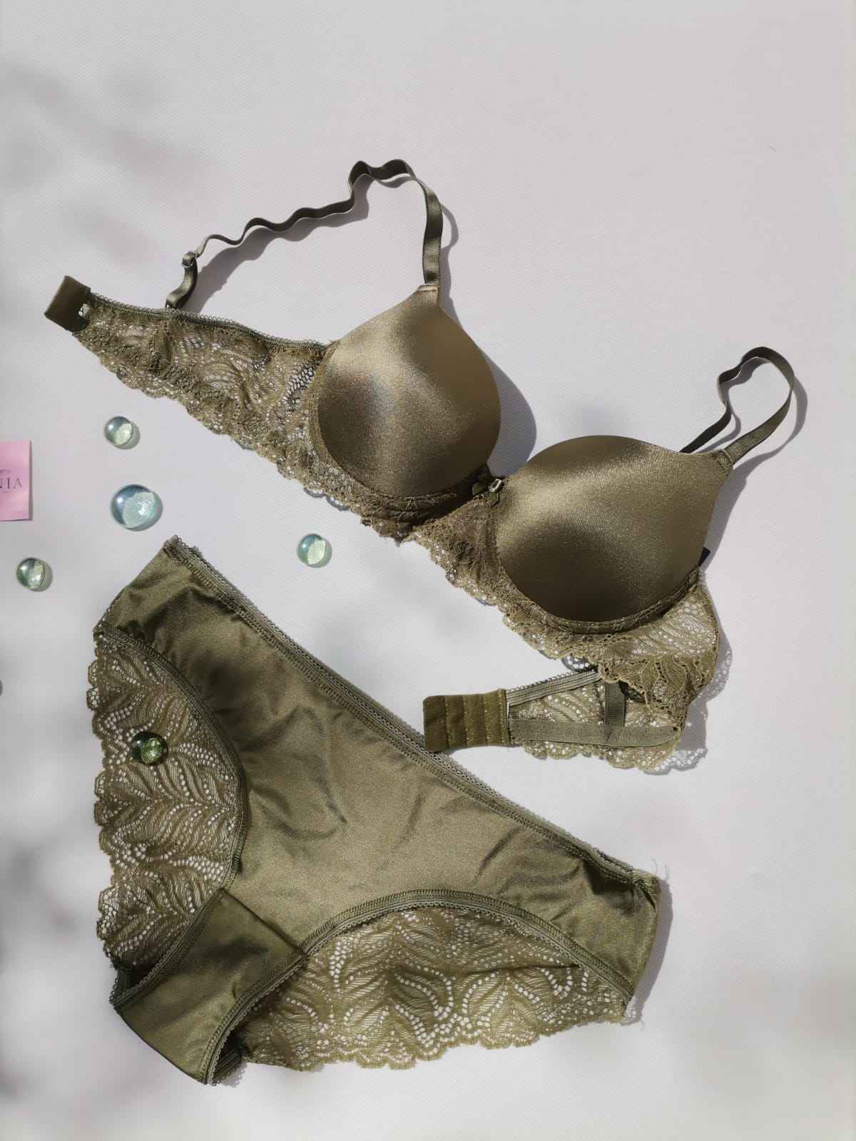 Ensemble Soutien-Gorge et Culotte en Dentelle