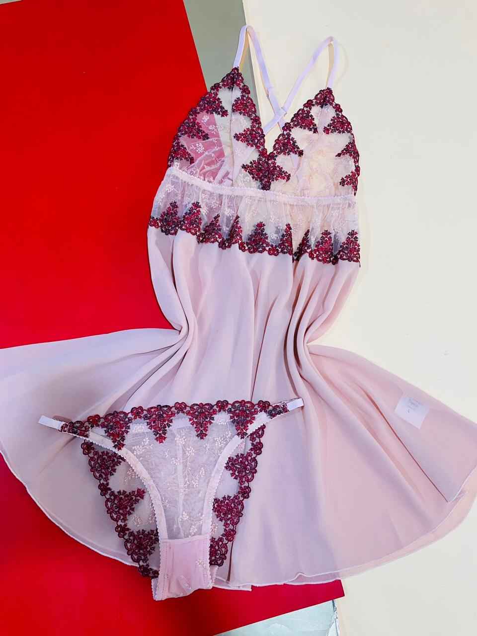 Nuisette  en dentelle
