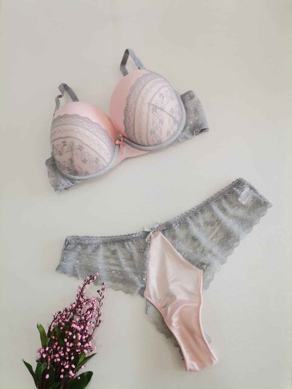Ensemble Soutien-Gorge et Culotte en Dentelle