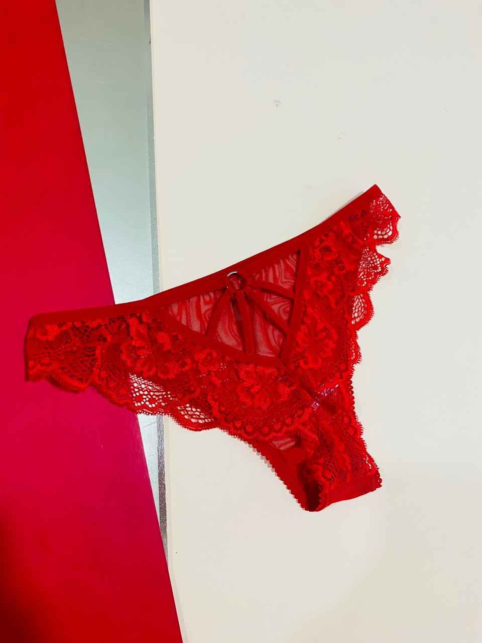 String dentelle
